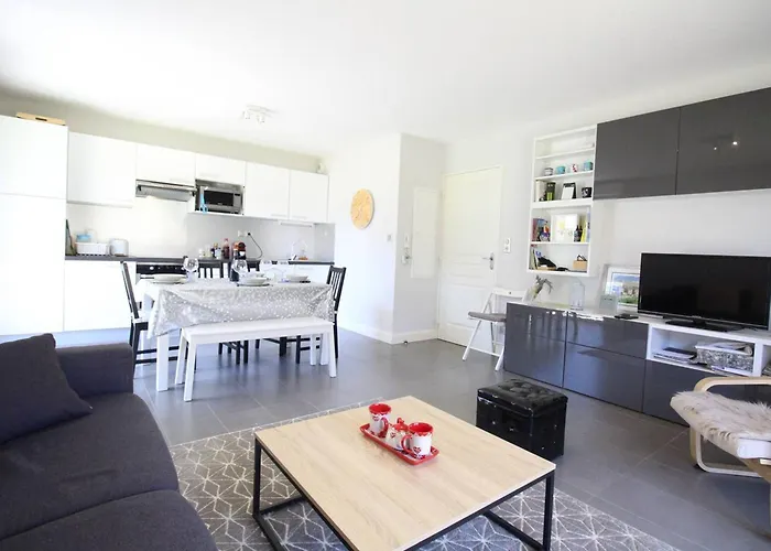 Moderne 51m² à Luchon - 4 Pers, Terrasse, Parking - Fr-1-313-241